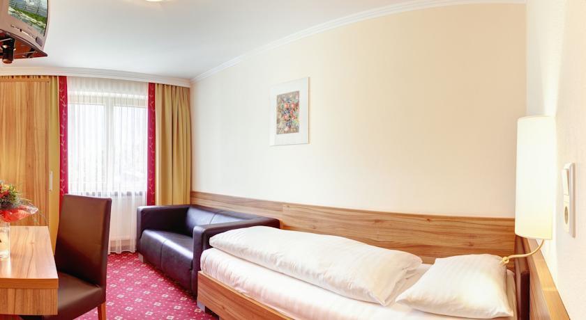 Отель Hotel Finkenbergerhof