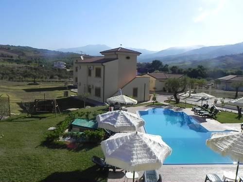 Отель Elios Country Village