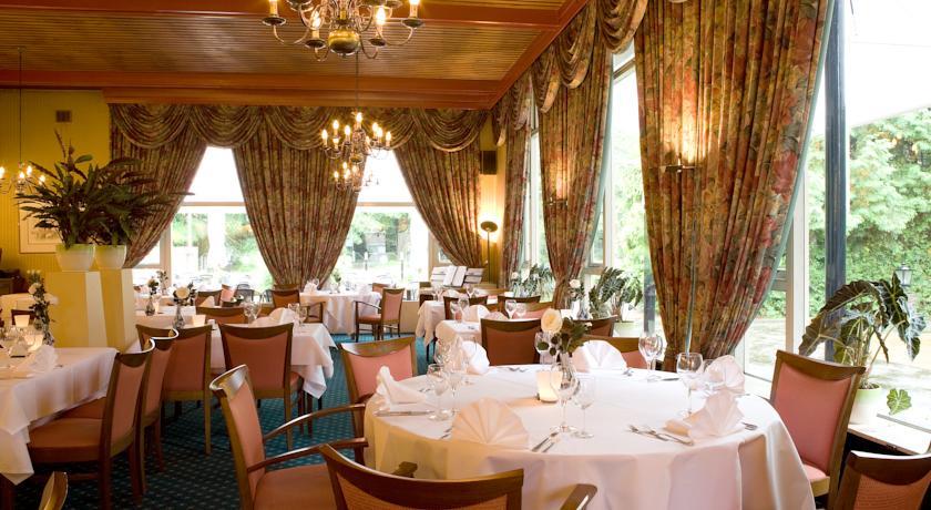 Отель Fletcher Hotel Restaurant De Grote Zwaan