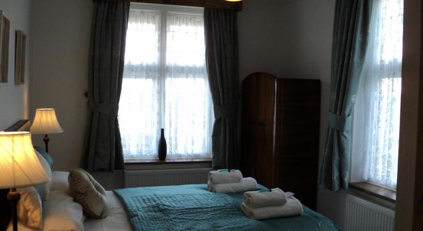 Гостевой дом The White Lodge