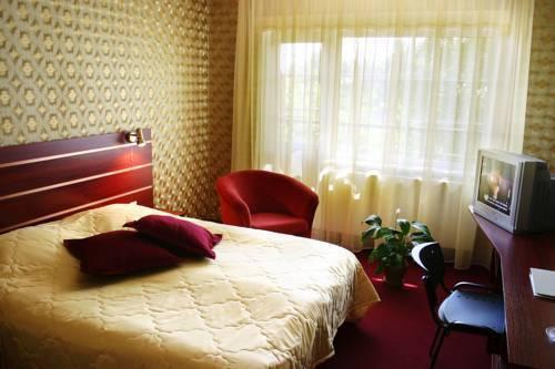Отель SPA Hotel Peetrimõisa Villa Viljandi
