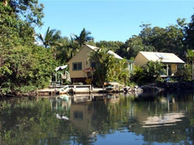 Отель Tropic Oasis
