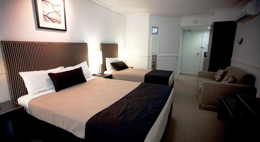 Comfort Inn & Suites Northgate Airport Motel