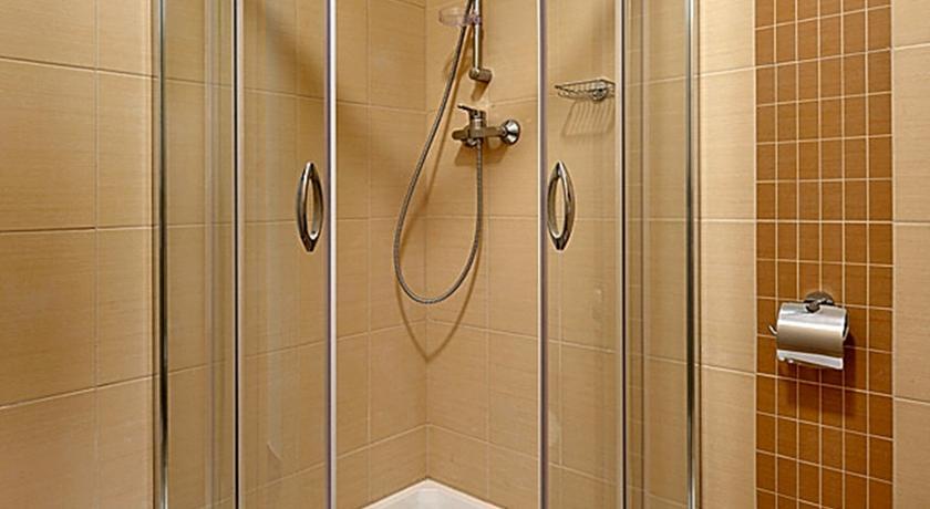 Апартаменты Melrose Apartments