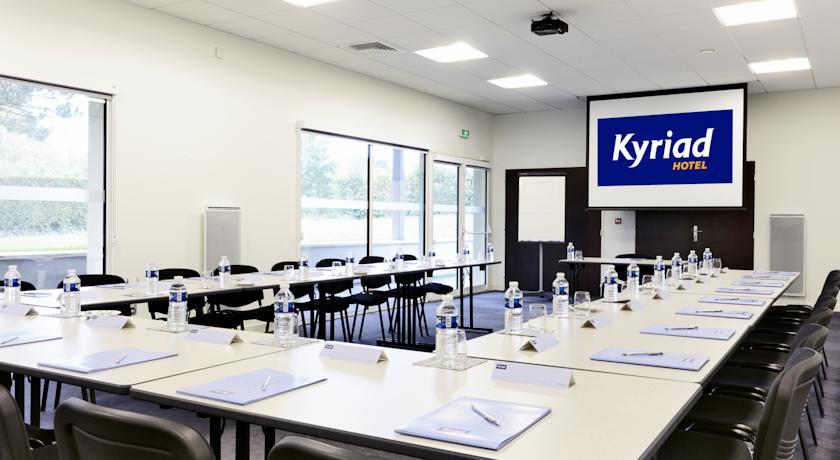 Отель Kyriad Hotel Laval