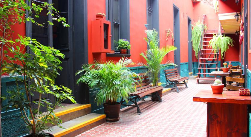 Boulevard Backpackers