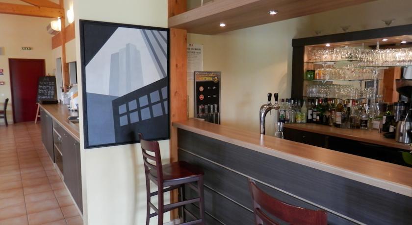 Отель L'Auberge Everhotel de Tarbes-Ibos