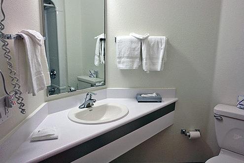 Отель Motel 6 Peterborough