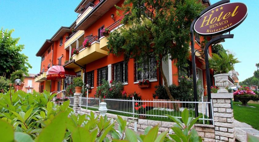 Отель Hotel Benaco