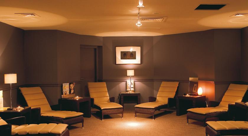 Отель Macdonald Marine Hotel & Spa