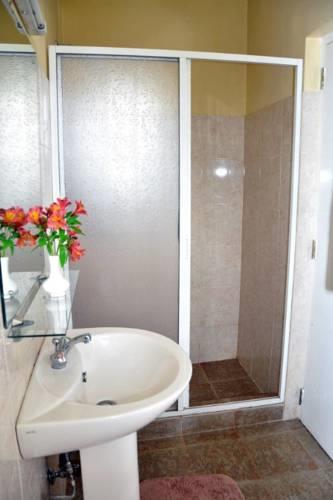 Отель The Rock Hotel