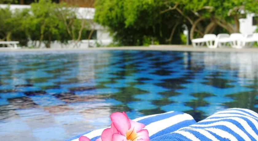 Отель Peacock Beach Hotel