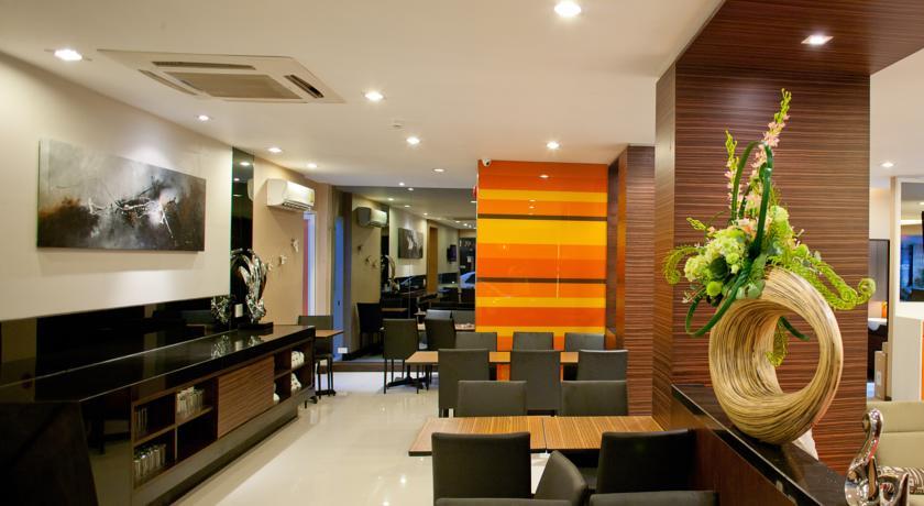 Check Inn Phromphong