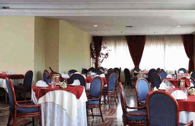 Отель Hotel Alba