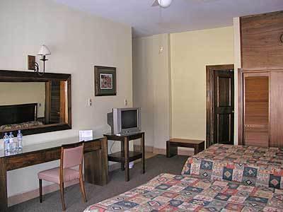 Отель Hotel Victoria Uruapan