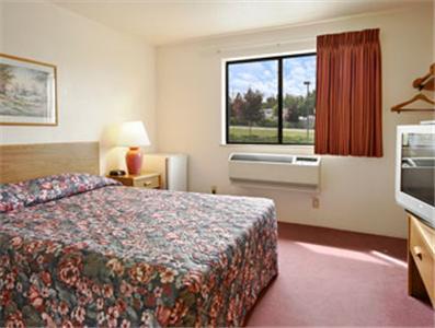 Отель Super 8 Salmon Arm