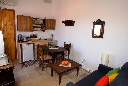 Апартаменты Eveleos Country House