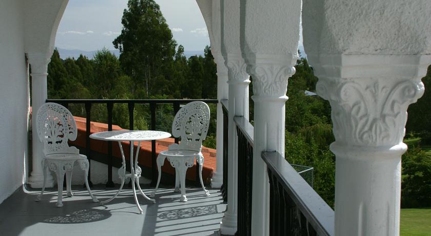 Мини-отель Above Lake Taupo at The Pillars Retreat