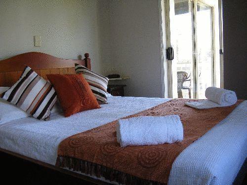 Апартаменты Airlie Apartments