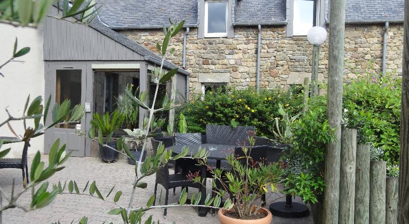 Отель Logis La Grassinais