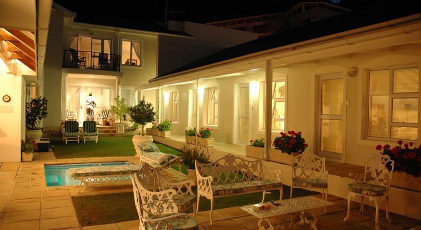Отель Gordon's Beach Lodge