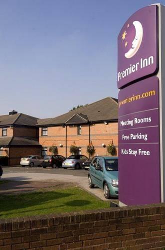 Отель Premier Inn Cannock South