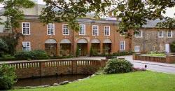 Отель Hitchin Priory