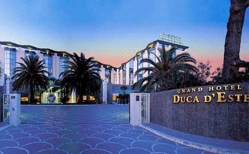 Отель Grand Hotel Duca D'Este