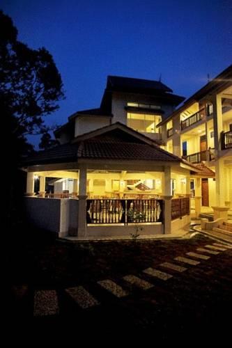 Отель Suria Hill Country House