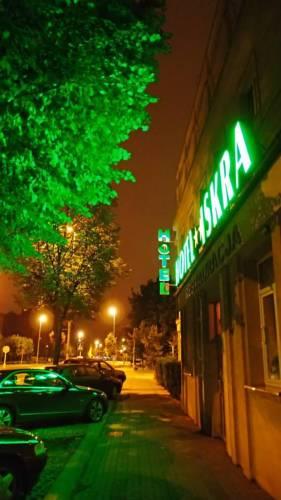 Отель Hotel Iskra