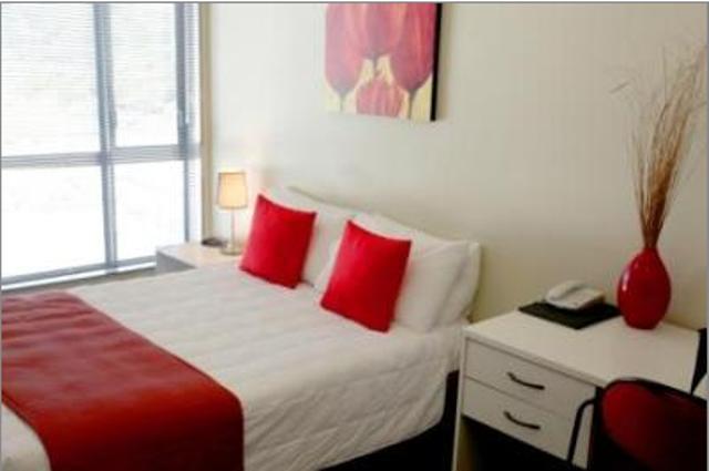 Апартаменты Southern Cross Serviced Apartments