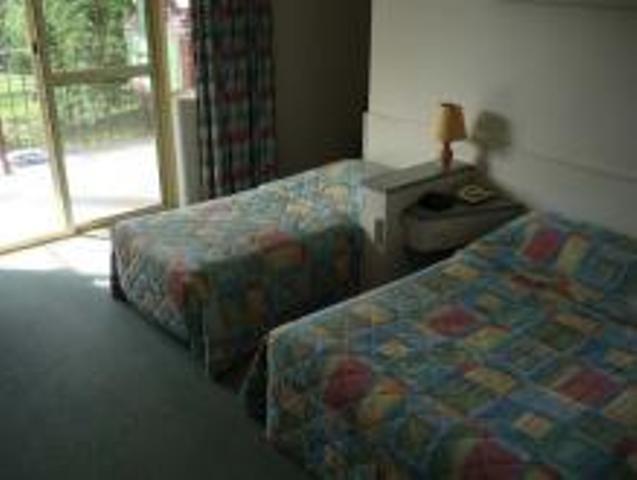 Отель Parklane Motel
