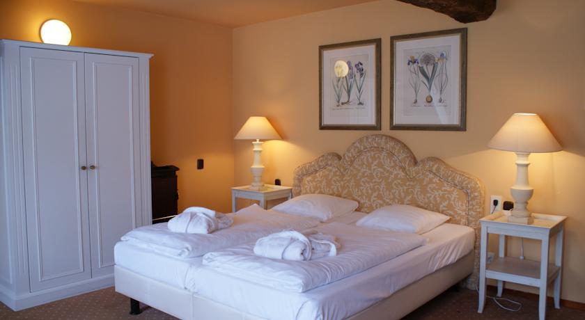 Отель Fletcher Hotel-Restaurant Kasteel Erenstein