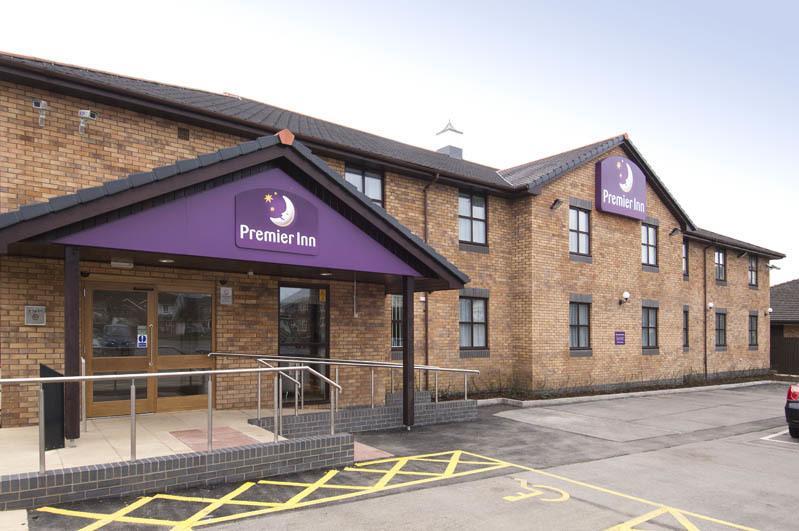 Отель Premier Inn Llanelli Central West