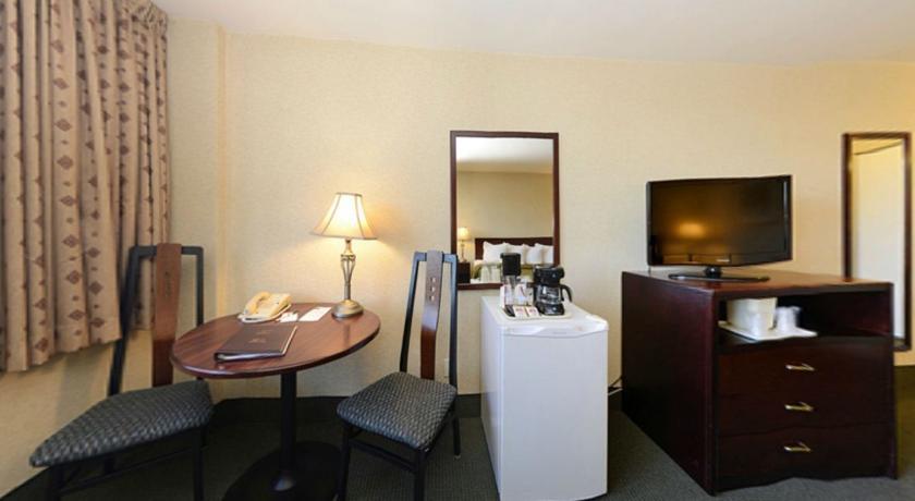 The Quality Hotel Midtown Montreal