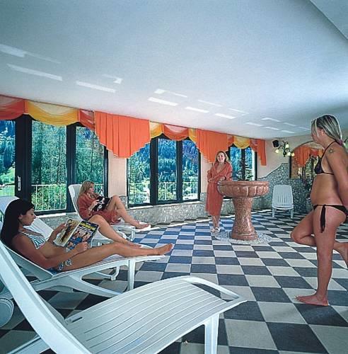 Отель Hotel Val Di Sole