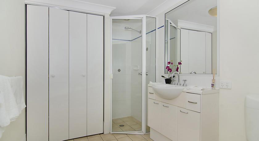 Апартаменты Byron Quarter Apartments
