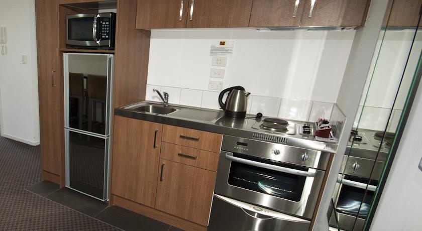 Апартаменты Waldorf St Martins Apartments Hotel