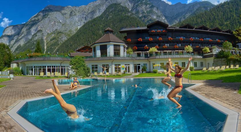 Отель Gut Brandlhof
