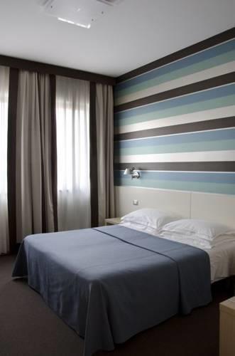 Отель Key Hotel