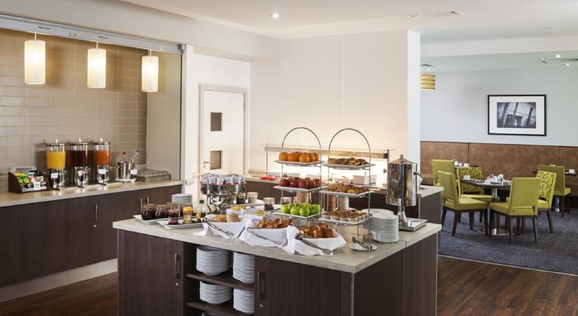 Отель Park Inn by Radisson Northampton