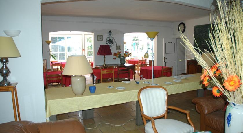Отель Hôtel Les Liserons de Mougins