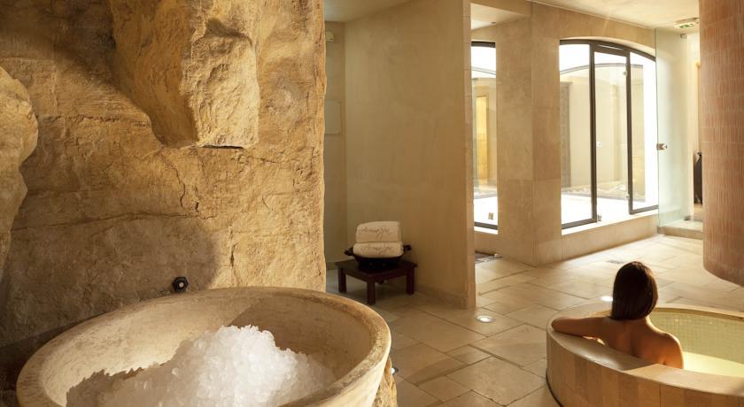 Отель Hostellerie Berard et Spa
