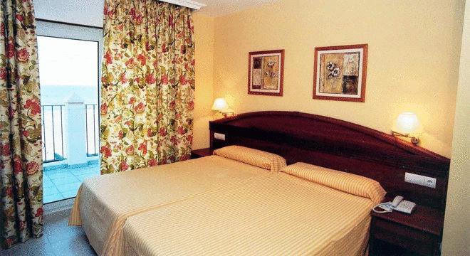 Отель Bahia Serena