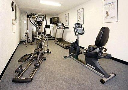Отель Quality Inn Roanoke Airport