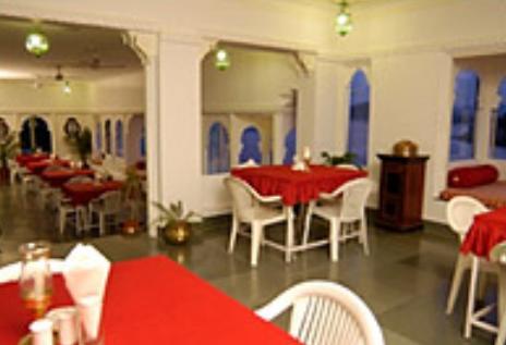 Отель Jagat Niwas Palace