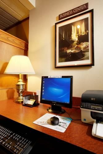 Отель Days Inn Harrisburg North