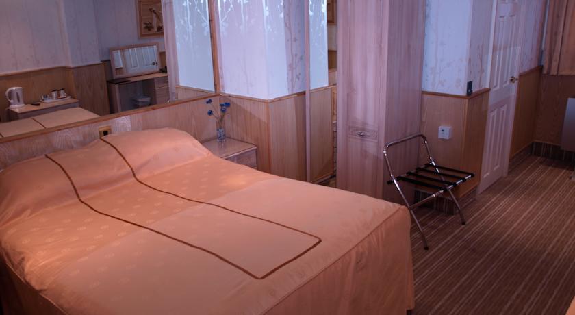 Отель Clifton Park Hotel