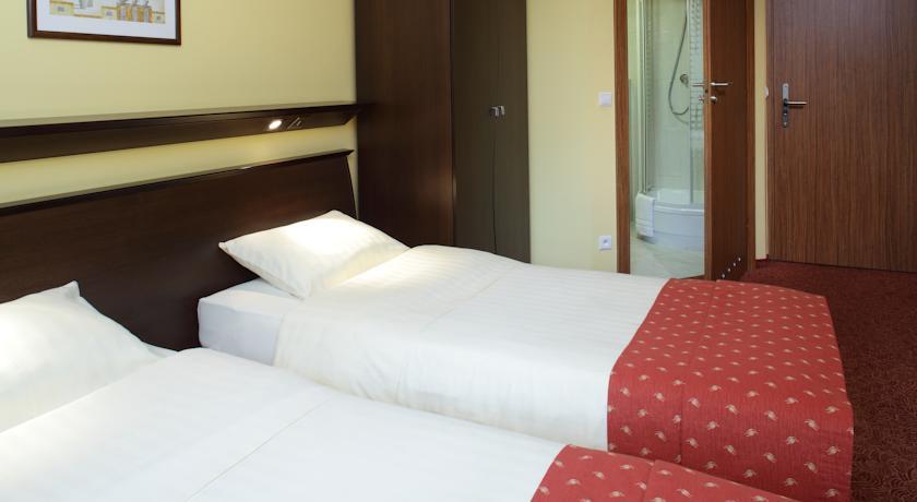 Ascot Hotel
