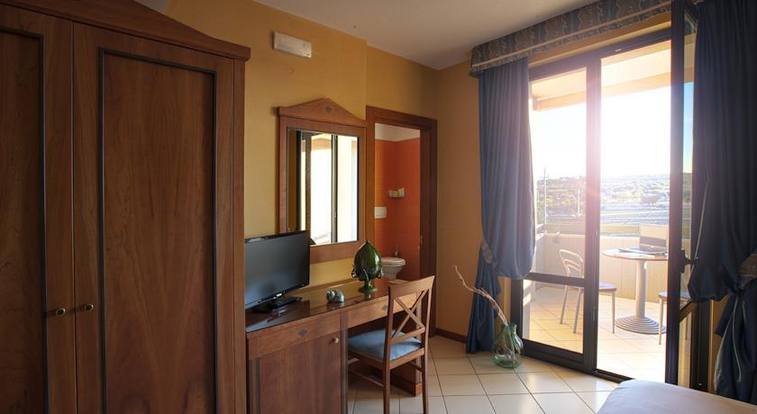 Отель Hotel l'Abbate